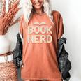 Book Nerd Retro Pixel Reading Librarian Aesthetic Women's Comfort Colors T-Shirt Yam