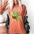 Book Worm Costume World Book Day Cute Kawaii Worm Reading Women's Comfort Colors T-Shirt Yam