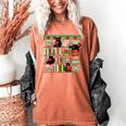 Christmas Cat Santa Bookshelves Book Lover Reader Women's Comfort Colors T-Shirt Yam