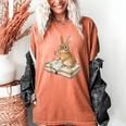 Cute Bunny Reading Book Glasses Bookworm Women's Comfort Colors T-Shirt Yam
