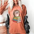Cute Hedgehog Reading Books Animal Lover Reader Bookworm Women's Comfort Colors T-Shirt Yam