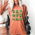 Cute Shamrock Reading St Patricks Day Teacher Book Lovers Women's Comfort Colors T-Shirt Yam