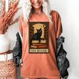 The Reader Cat Book Reading Halloween Tarot Card Women's Comfort Colors T-Shirt Yam