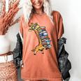 Teacher Shirt Giraffe Holding Books Bookworm Librarian Women's Comfort Colors T-Shirt Yam