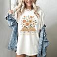 1985 Chapter Forty 40th Birthday Wildflower Book 40 Year Old Women's Comfort Colors T-Shirt Ivory