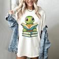 Adorable Turtle Reading Books Women's Comfort Colors T-Shirt Ivory