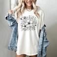 Adult Coloring Book Style Flowers And Ladybug Self Coloring Women's Comfort Colors T-Shirt Ivory