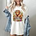 Bookworm Cute Highland Cow Reading Book Women's Comfort Colors T-Shirt Ivory