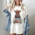 Cute Highland Cow With Book Floral Bookworm Librarian Book Women's Comfort Colors T-Shirt Ivory