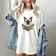 Siamese Cat Reading Book How To Train Your Human Humorous Women's Comfort Colors T-Shirt Ivory