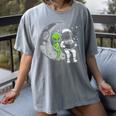 Astronaut Reading Book To Alien Moon Space Women Kids Men Women's Comfort Colors T-Shirt Gray