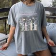 The Bookshelf Of a Hopeless Romantic Rom-Com Reading Bookish Women's Comfort Colors T-Shirt Gray
