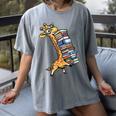 Teacher Shirt Giraffe Holding Books Bookworm Librarian Women's Comfort Colors T-Shirt Gray