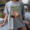 Unearth A Story Fox Reads a Book Women's Comfort Colors T-Shirt Gray