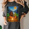 Bigfoot And Alien Reading Books Campfire Halloween Women's Comfort Colors T-Shirt Pepper Bigfoot And Alien Reading Books Campfire Halloween Women's Comfort Colors T-Shirt Pepper