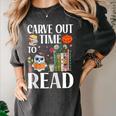 Carve Out Time To Read Halloween Ghost Books Raglan Baseball Tee Women's Comfort Colors T-Shirt Pepper