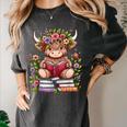 Cute Baby Highland Cow With Reading Book Bookworm Women's Comfort Colors T-Shirt Pepper Cute Baby Highland Cow With Reading Book Bookworm Women's Comfort Colors T-Shirt Pepper