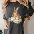 Cute Bunny Reading Book Glasses Bookworm Women's Comfort Colors T-Shirt Pepper