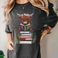 Cute Highland Cow With Book Floral Bookworm Librarian Book Women's Comfort Colors T-Shirt Pepper