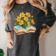 Daffodils Flowers Book Floral Women's Comfort Colors T-Shirt Pepper