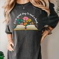 Its a Good Day To Read a Book Librarian Books Reading Floral Women's Comfort Colors T-Shirt Pepper