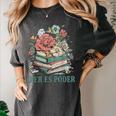 Leer ES Poder Cute Floral Spanish Teacher Book Reading Women's Comfort Colors T-Shirt Pepper