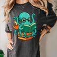 Octopus Reading Book Reading Bookworm Reader Women's Comfort Colors T-Shirt Pepper