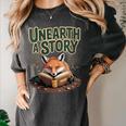 Unearth A Story Fox Reads a Book Women's Comfort Colors T-Shirt Pepper