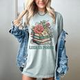 Leer ES Poder Cute Floral Spanish Teacher Book Reading Women's Comfort Colors T-Shirt Denim