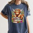 Bookworm Cute Highland Cow Reading Book Women's Comfort Colors T-Shirt Moss