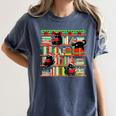 Christmas Cat Santa Bookshelves Book Lover Reader Women's Comfort Colors T-Shirt Moss