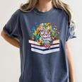 Color Our World Summer Reading 2025 Cute Book Wildflowers Women's Comfort Colors T-Shirt Moss