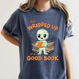 Cute Halloween Teacher Librarian Mummy Reading Books Women's Comfort Colors T-Shirt Moss