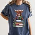 Cute Highland Cow With Book Floral Bookworm Librarian Book Women's Comfort Colors T-Shirt Moss