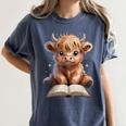 Highland Cow Reading Book Bookworm Women's Comfort Colors T-Shirt Moss Highland Cow Reading Book Bookworm Women's Comfort Colors T-Shirt Moss