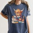 Highland Cow Reading Book Librarian Library Women's Comfort Colors T-Shirt Moss