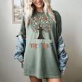 100 Days In The Books Tree Reading Teacher Student 100th Day Women's Comfort Colors T-Shirt Berry