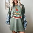 Book Christmas Tree For Librarians Book Lovers Women's Comfort Colors T-Shirt Berry
