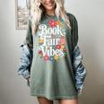 Book Fair Vibes Groovy 70s Retro School Librarian Women's Comfort Colors T-Shirt Berry