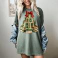 Christmas Book Tree Coquette Bow Xmas Reading Librarian Girl Women's Comfort Colors T-Shirt Berry
