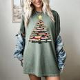 Christmas Tree Books Book Reading Bookworm Women's Comfort Colors T-Shirt Berry