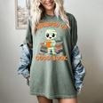 Cute Halloween Teacher Librarian Mummy Reading Books Women's Comfort Colors T-Shirt Berry