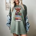 Cute Highland Cow With Book Floral Bookworm Librarian Book Women's Comfort Colors T-Shirt Berry