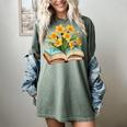 Daffodils Flowers Book Floral Women's Comfort Colors T-Shirt Berry
