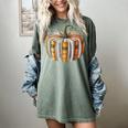 Fall Book Pumpkin Fall Librarians Bookworm Teachers Students Women's Comfort Colors T-Shirt Berry