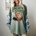 Unearth A Story Fox Reads a Book Women's Comfort Colors T-Shirt Berry