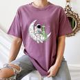 Astronaut Reading Book To Alien Moon Space Book Lover Men Women's Comfort Colors T-Shirt Blue Jean