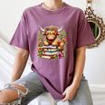 Bookworm Cute Highland Cow Reading Book Women's Comfort Colors T-Shirt Blue Jean