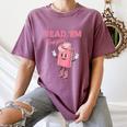Read 'Em Western Cowgirl Retro Groovy Reading Books Women's Comfort Colors T-Shirt Blue Jean