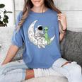 Astronaut Reading Book To Alien Moon Space Book Lover Men Women's Comfort Colors T-Shirt Chalky Mint